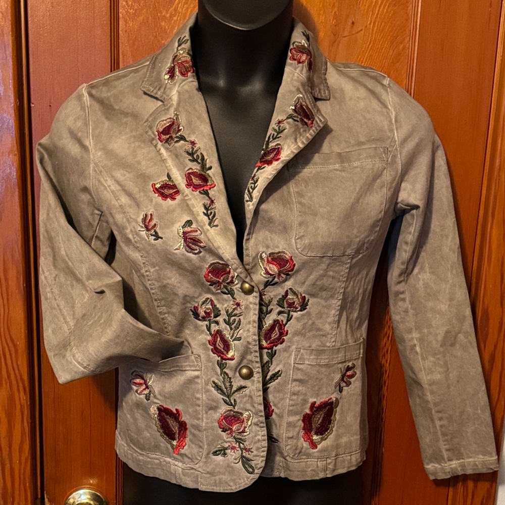 Distressed Embroidered Gray Jacket by Tempo Paris